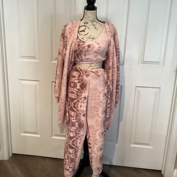 Weekending Women 3 Piece Lounge Set, Size Large, Color Pink, Multi Color NEW - Picture 1 of 3